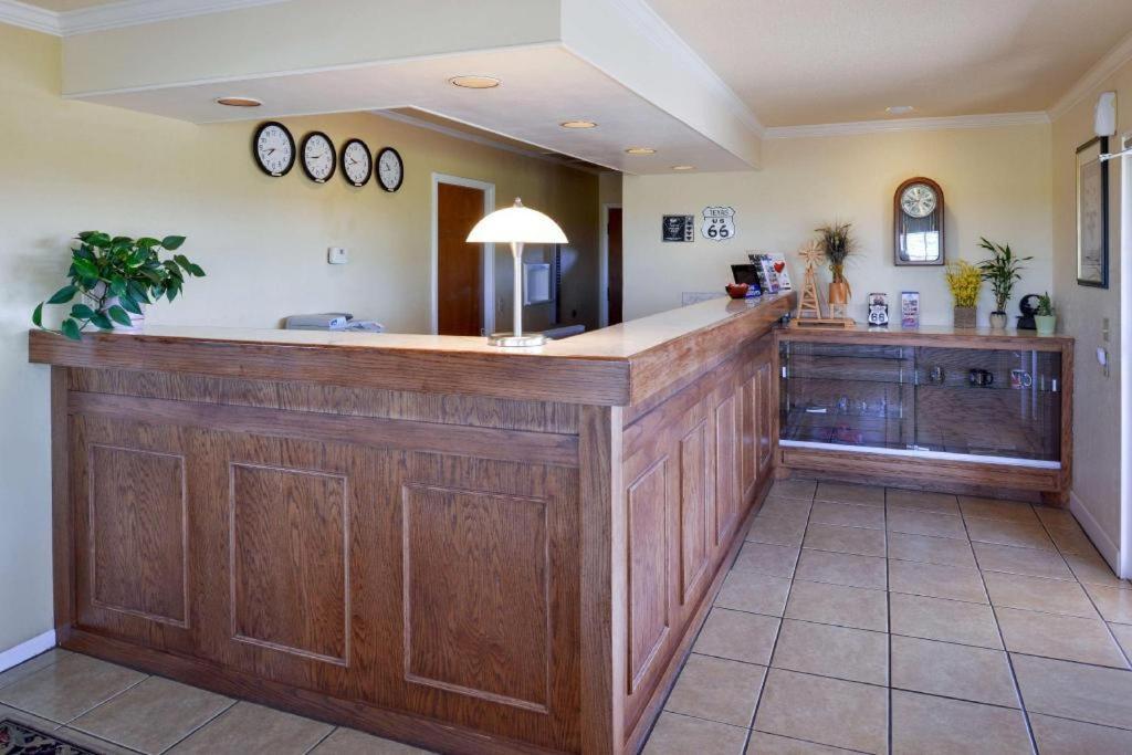 Route 66 Inn & Suites By Oyo Vega Tx Экстерьер фото